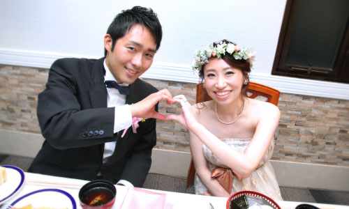 大分・別府の式場紹介・結婚式イベントプロデュース ブライダルプロデュースラポール 裕貴様 弥生様 ご夫妻写真1
